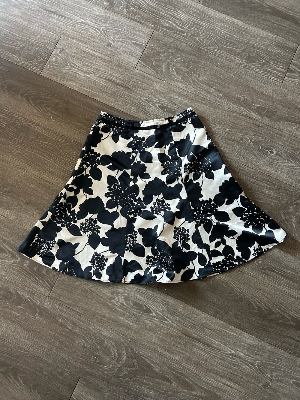 Notations Black & White Floral Circle Skirt